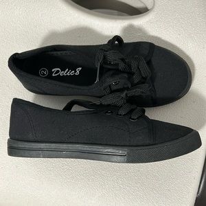 Girl’s Shoes size 2